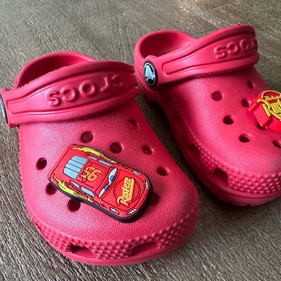 CROCS Red Kids' Clogs with Disney Cars Lightning McQueen Charms - 6C - Picture 2 of 8